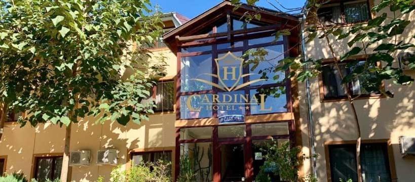 Hotel Cardinal Сату-Маре Экстерьер фото