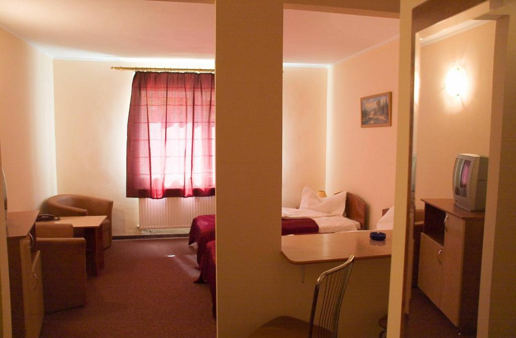 Hotel Cardinal Сату-Маре Номер фото