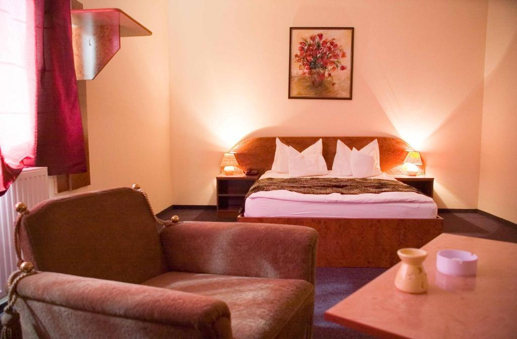 Hotel Cardinal Сату-Маре Номер фото