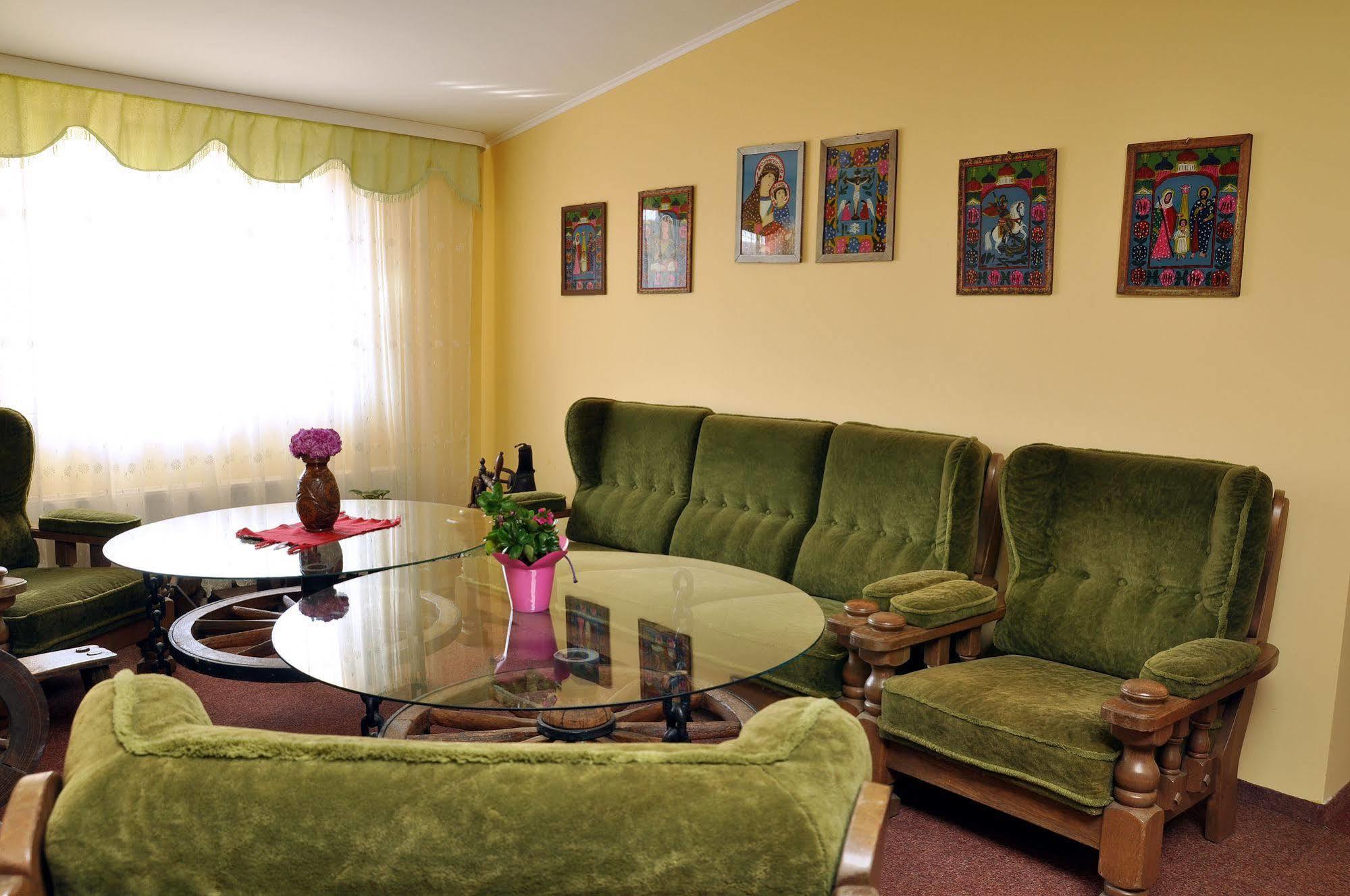 Hotel Cardinal Сату-Маре Экстерьер фото