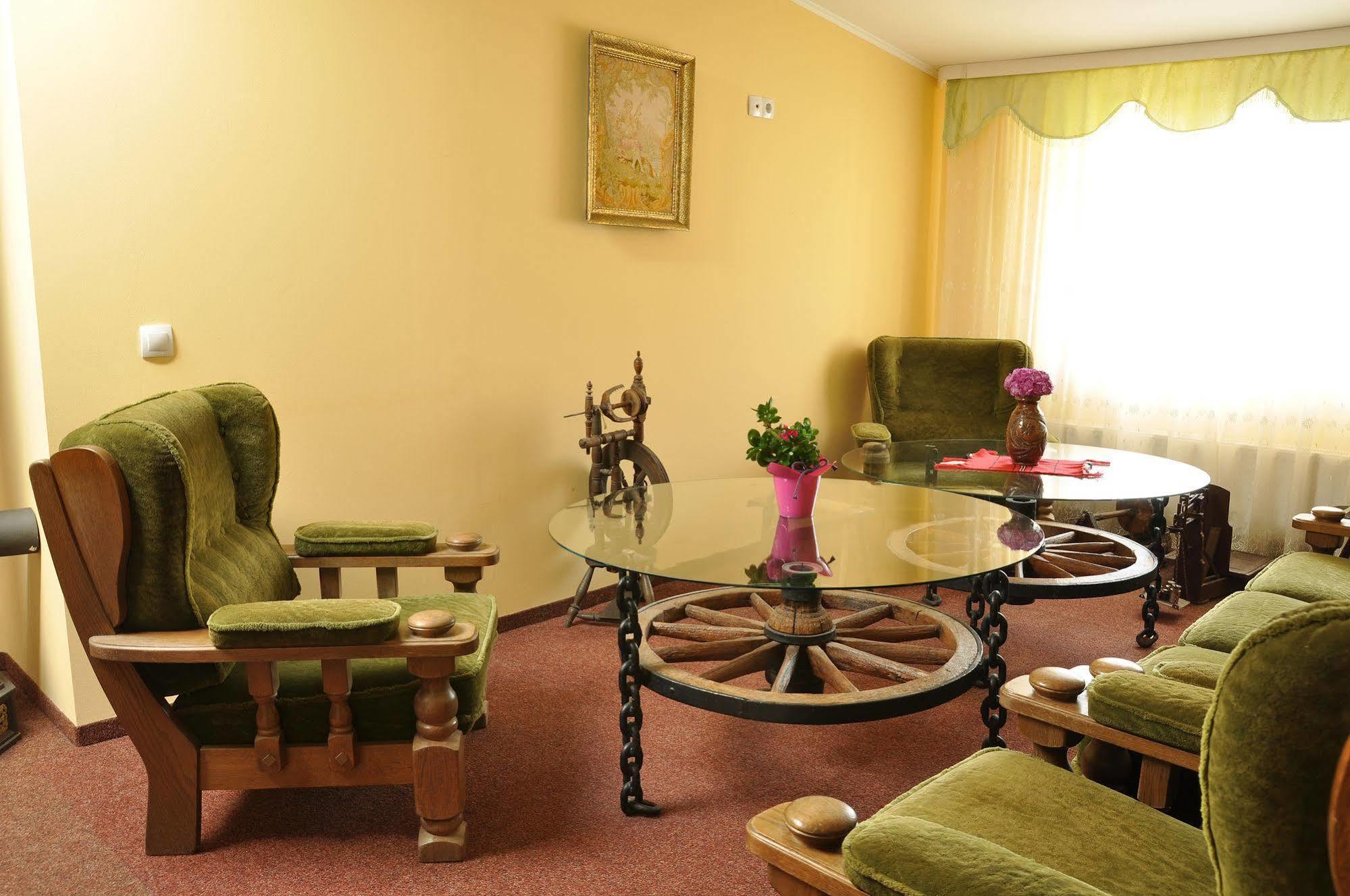 Hotel Cardinal Сату-Маре Экстерьер фото